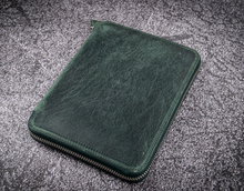 Hlaða mynd inn í gallerískoðara, Galen Leather pennaveski fyrir 20 penna.