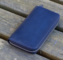 Hlaða mynd inn í gallerískoðara, Galen Leather pennaveski fyrir þrjá penna.