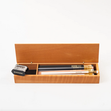 Hlaða mynd inn í gallerískoðara, Blackwing blýantasett í frönsku viðarboxi