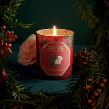 Hlaða mynd inn í gallerískoðara, Carrière Frères hátíðarkerti - furunálar og vetrarrós, 185gr.