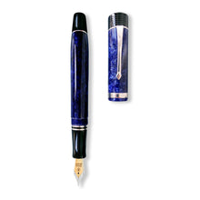 Hlaða mynd inn í gallerískoðara, Conway Stewart Blár Stardust Blekpenni.