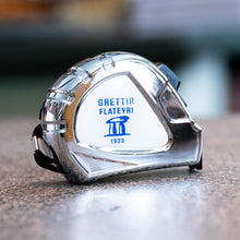 Hlaða mynd inn í gallerískoðara, Grettir, málband.