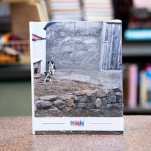 Hlaða mynd inn í gallerískoðara, Fimm - Ljósmyndabók eftir 5 ára börn á Íslandi