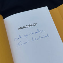 Hlaða mynd inn í gallerískoðara, Aðskotahlutir eftir Einar Lövdal, ÁRITUÐ og innpökkuð
