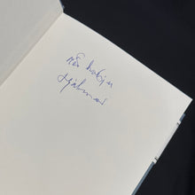 Hlaða mynd inn í gallerískoðara, Húsið Hlýskeið eftir Hjálmar Sveinsson, ÁRITUÐ og innpökkuð
