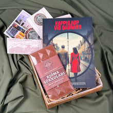 Hlaða mynd inn í gallerískoðara, Kapphlaup við dauðann eftir Guðjón H. Bernharðsson, ÁRITUÐ og innpökkuð.
