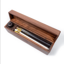 Hlaða mynd inn í gallerískoðara, Blackwing blýantasett í Valhnetu viðarbox
