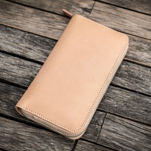 Hlaða mynd inn í gallerískoðara, Galen Leather pennaveski fyrir þrjá penna.
