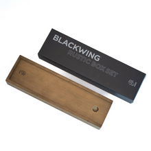 Hlaða mynd inn í gallerískoðara, Blackwing blýantasett í furuboxi
