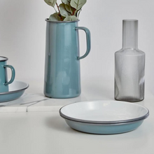 Hlaða mynd inn í gallerískoðara, Emaleruð kanna, Blágrá, 1,7 líter
